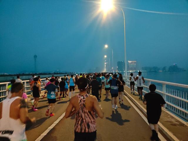 澳门马拉松：比较虐但值得去，濠江跑游全攻略