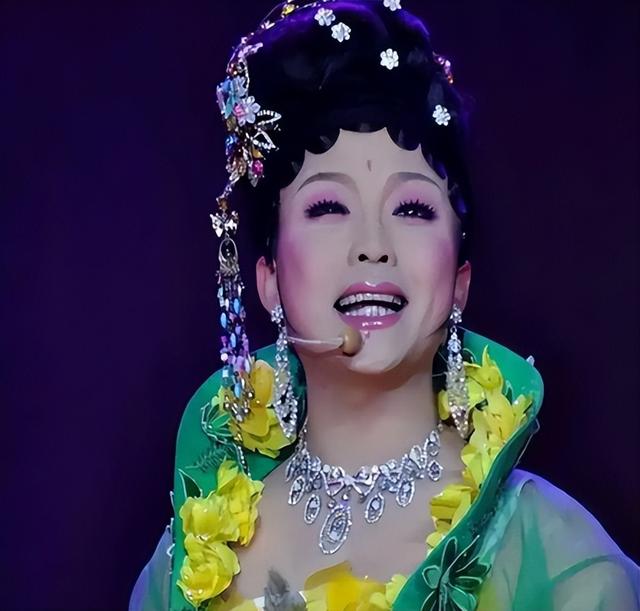 这一次，47岁的"跳梁小丑"李玉刚，如今已彻底走上了另一条道路