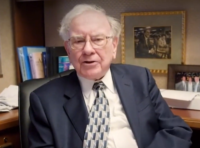 风暴欲来！巴菲特大量囤积现金, 美联储流动性告急，传达什么信息?