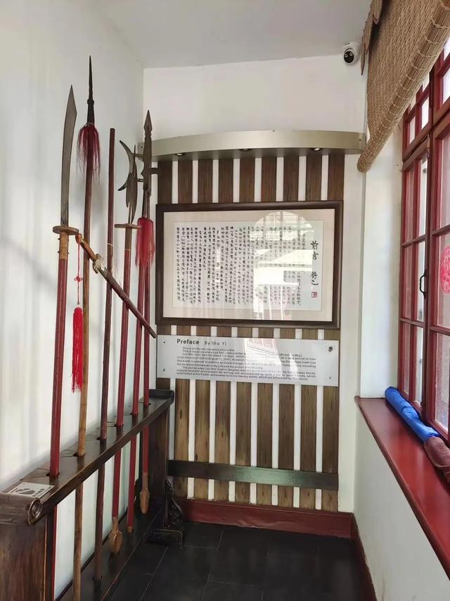 跟着影视游市南丨于《如歌的行旅》，寻访老舍的市南足迹