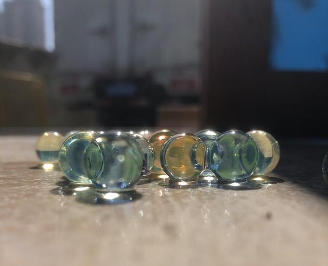 绿珀：绿色琥珀的药用、鉴别与收藏全解析