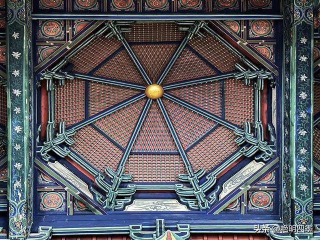 华严寺：“八大辽构”之七，拥有最美辽塑菩萨和最美古代书橱