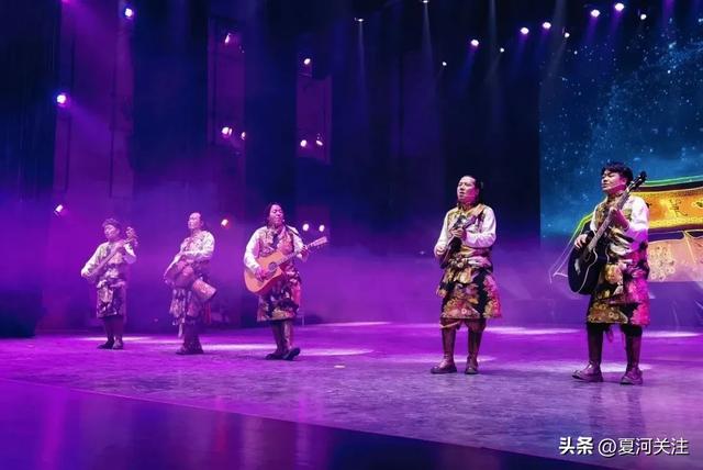 在夏河 拒绝“基础款”
