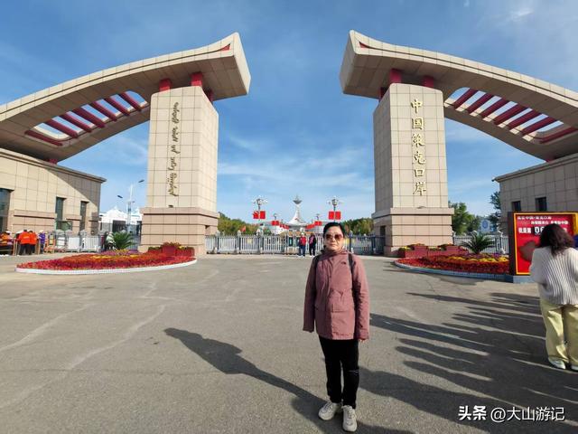 2025国庆西北自驾游（4）：居延海观日出和策克口岸探秘