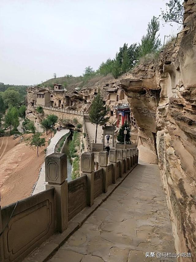 陕西榆林旅游，解锁西北的丹霞、长城与烟火气！