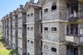成都近郊废弃的军工城，昔日热闹不输县城，如今搬迁只剩建筑图片