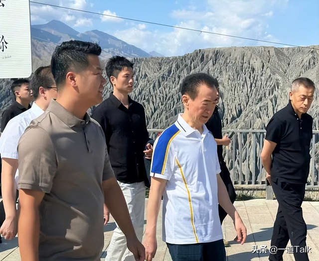 钱再多有什么用？71岁王健林瘦成皮包骨，王思聪本性难改沉迷女色