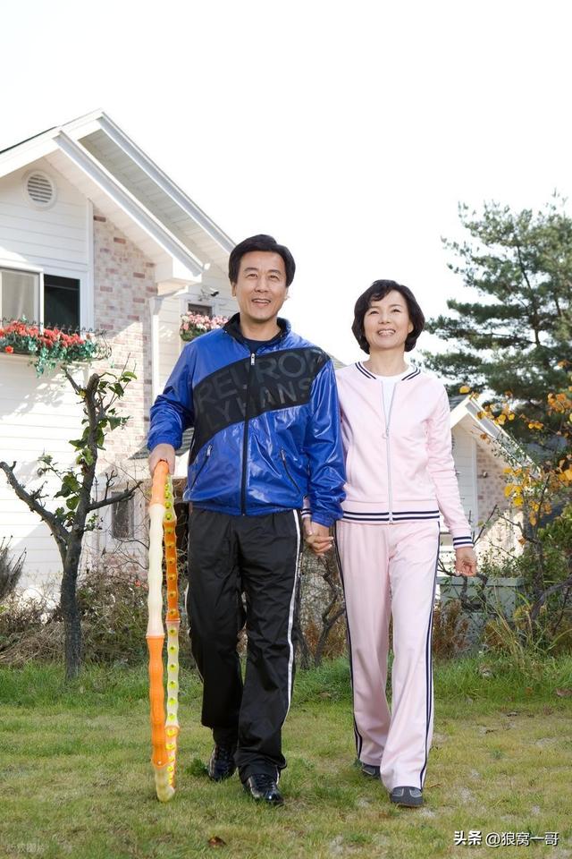 如果您十年前买的衣服还在穿，那您的品味和性格都非同一般