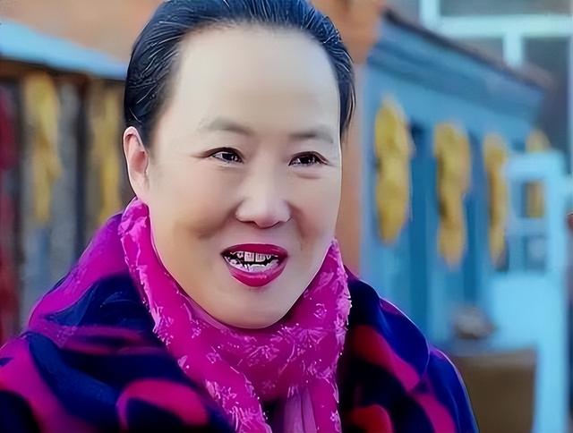 赵本山也没想到，闫学晶塌房没多久，爱徒孙立荣因一举动口碑暴增