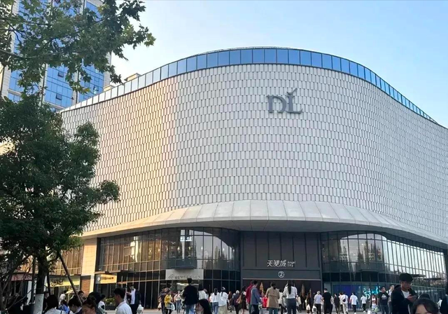 第一次去胖东来，发现跟网上说的不一样，恨不得马上结账走人