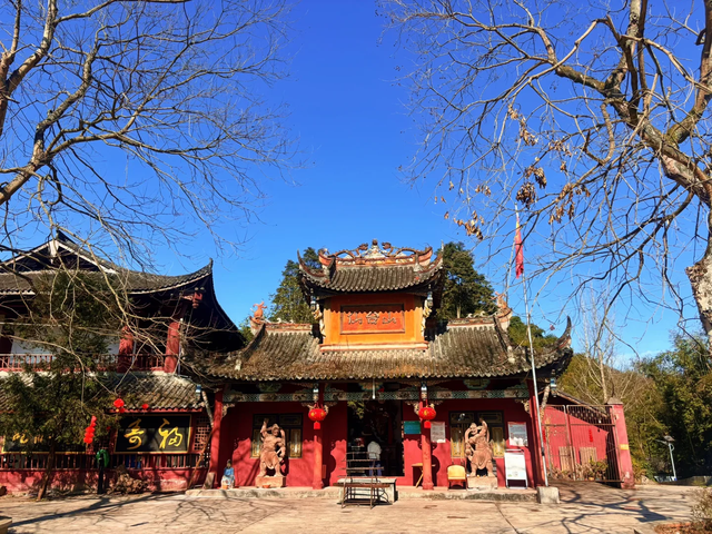 成都1h轻徒步天花板！徒步+奖牌+油菜花+斋饭全都有，亲子友好！