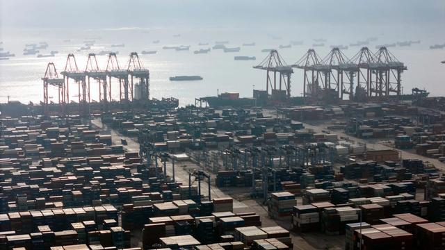 贸易战进入新阶段,美国选择服软,5000亿外资涌入,中国笑到最后