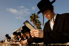 以军征兵遇阻，极端正统派犹太人誓死不参军，内塔尼亚胡陷入两难图片