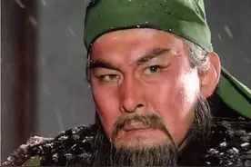 白衣渡江，实际上陆逊欺骗关羽起了关键作用，吕蒙背锅图片