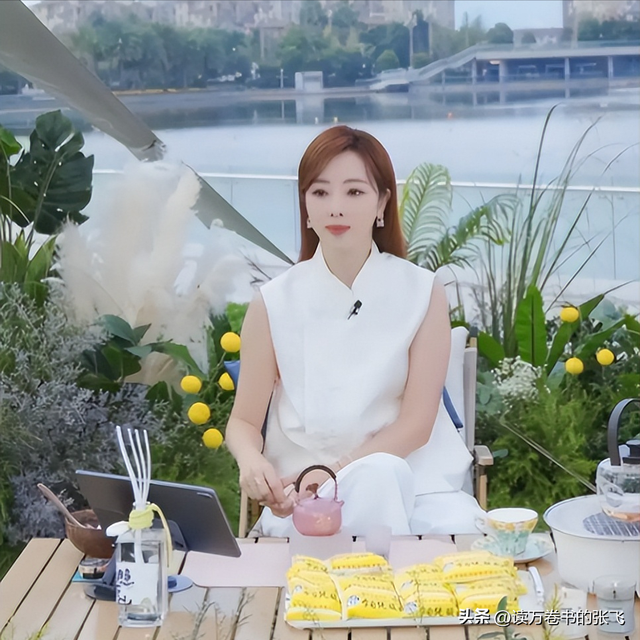 狐狸尾巴藏不住？李思思离开央视原因曝光，原来“野心”不止于此