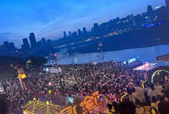 来重庆“避暑”吧！ 观音桥的“夏日续命神器”等你打卡