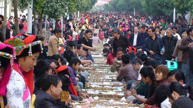 2025绿春县哈尼十月年长街古宴文化活动露营帐篷出租来啦!