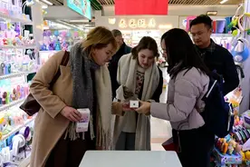 义乌老板硬气喊话美国：加税？那我就涨价！美国消费者自己买单！图片