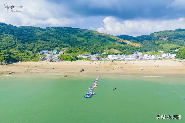 在苍南的黄金海岸线上，王孙沙滩算是个比较低调的避暑胜地