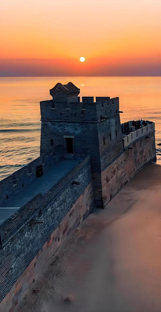 秦皇岛凭啥被北京人当"后花园"？本地人说出真相：大部分人白去了