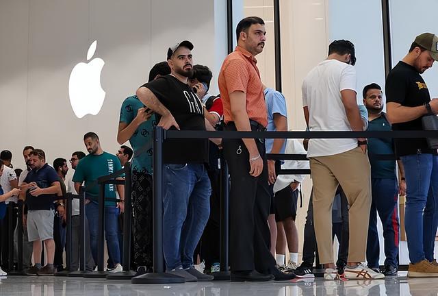 买iPhone17还是苹果股票？阿联酋市场给出两种十年财富答案