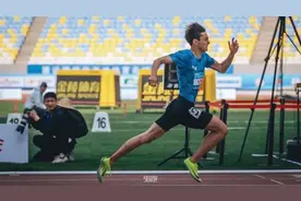 太帅了！艾力西尔夺得亚洲青年田径锦标赛冠军图片