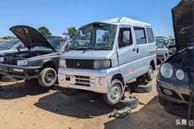 为啥美国有那么多巨型报废车场？为何他们宁可扔掉也懒得修车？图片