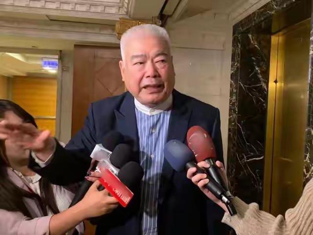 赖清德发出警告，郑丽文一怒掀桌，回应称：我当然会赴大陆交流！