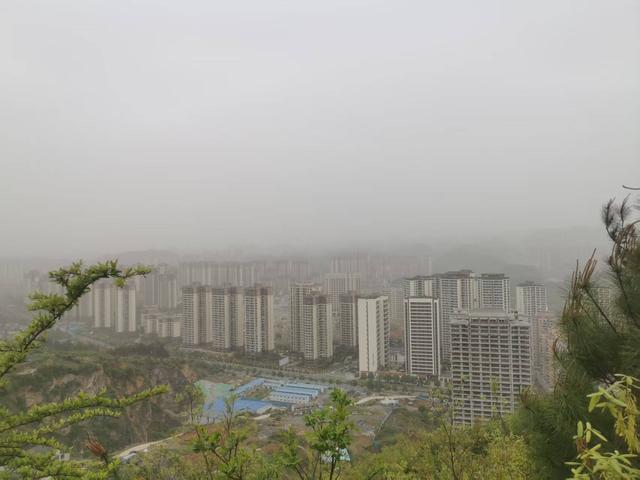 遵义新蒲：新城边上“点灯山”