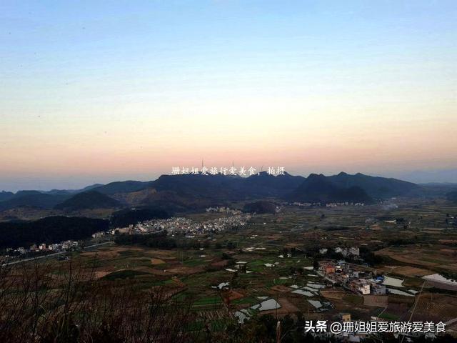 清远连州“奇怪”中轴线，起点是“像方巾”的山，秋季看全城风光
