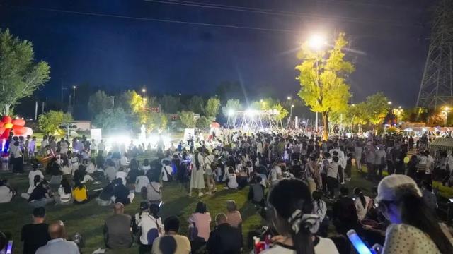 周末游济宁丨兖州牛楼小镇秋日音乐会：与音符的浪漫之约
