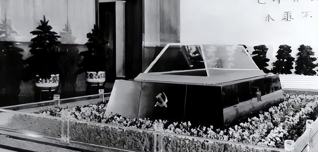 毛主席遗体防腐每年花费引质疑，徐静坦言：天价护理费说法是误解