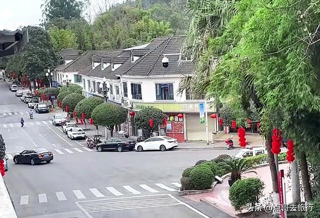 成都龙泉山下，被严重低估的古场镇，美食诱人，公交车直达！