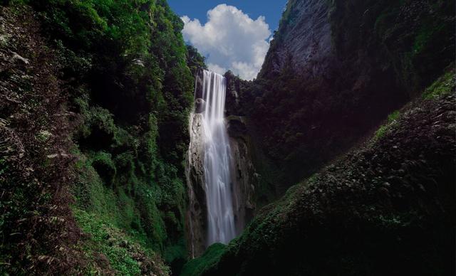 在山水之间遇见诗意，藏在广西深山里的峡谷，看看你去过几个