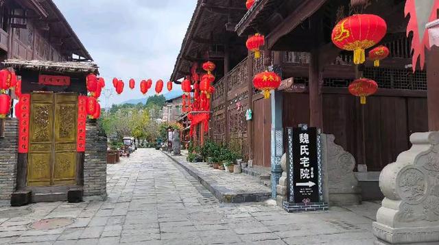 游览汉中市的青木川古镇