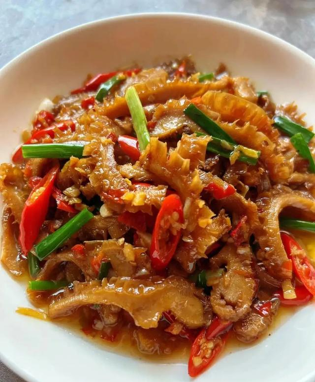 自己做饭，干净好吃又下饭，普通的饭菜，拿来招待客人也倍有面子