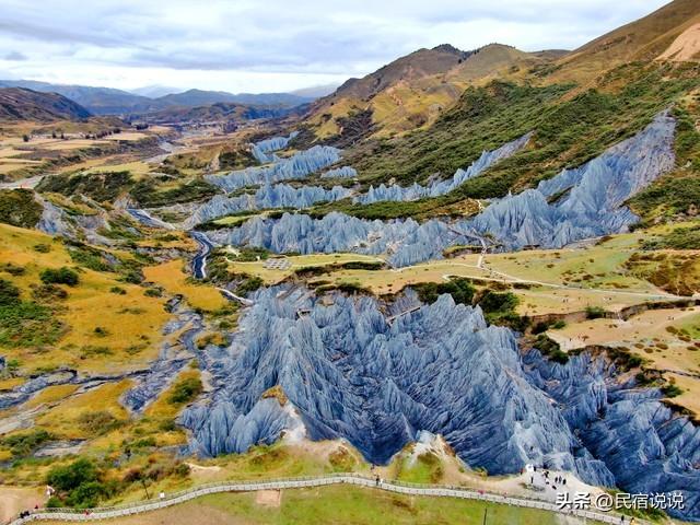 春节里《飞驰人生3》彻底带火甘孜，丁真的家乡那么美。