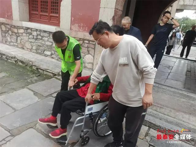 秋雨润岱庙 服务保障暖人心