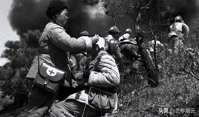 她23岁为国牺牲，初恋为其守墓终生未娶，弟弟苦寻64年在墓地恸哭