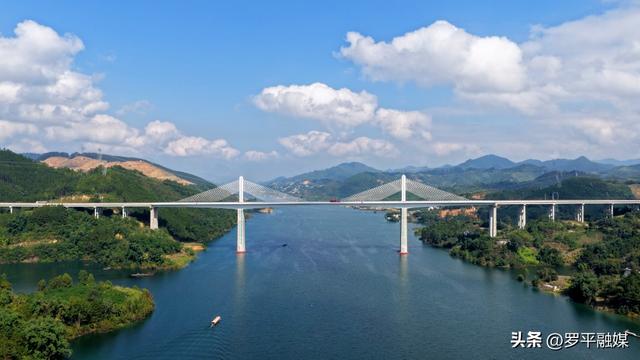 罗平：鲁布革的冬日美