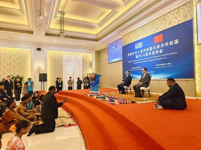 赖清德下令实弹备战，蒋万安向大陆表明立场	，台独与外部势力暧昧