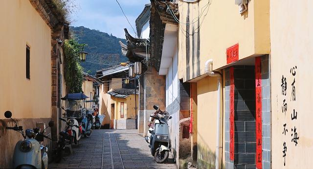 云南千年古镇，唐代开通国际贸易通道，四季如春旅居地，动车直达