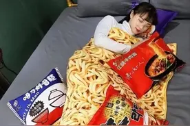 每日一笑：看了半天，居然没想到是一个被子图片