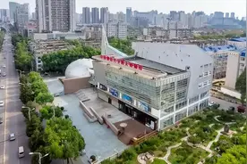 反转了，女子造谣李占飞医生贩卖器官，拒绝手术自己害死了儿子。图片