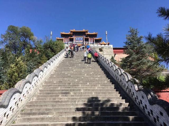 登五台山菩萨顶