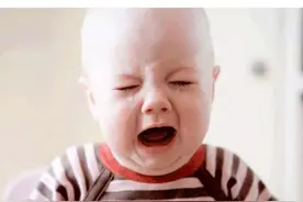 1月哭，2月闹，3月攒肚……宝宝每月发育口诀，新手妈妈要收藏！图片