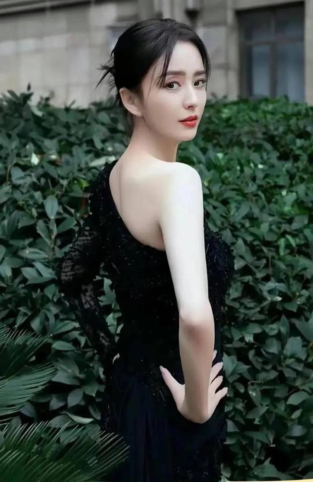 【电影】《轻于鸿毛》双女主公路行，荒诞解房产结，情路和解蜕变