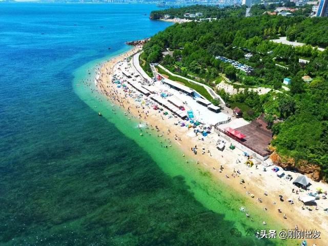 就在傅家庄浴场旁边，大连这个海边更美