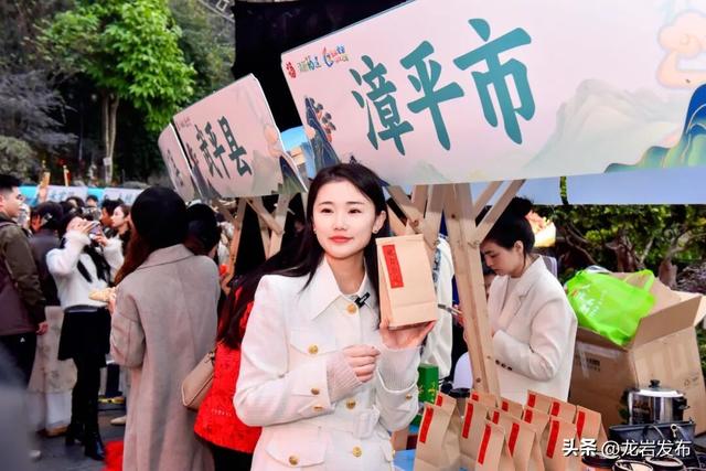 五彩龙岩亮相重庆洪崖洞，“渝见”龙岩“渝悦”之旅~