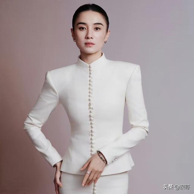 宋佳咏梅导协年度女演员